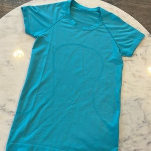 Rare color lulumeon swifly Electric turquoise.